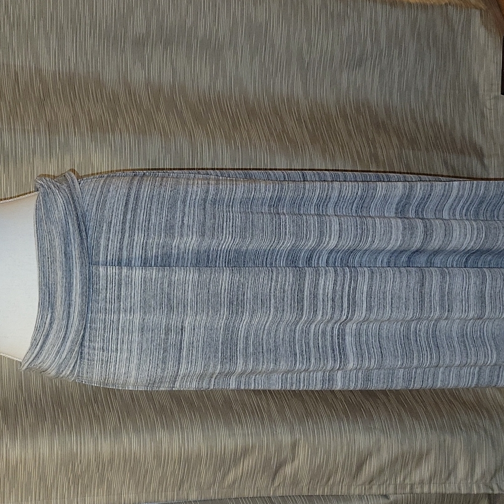 Floor length fold-over skirt. Size large.